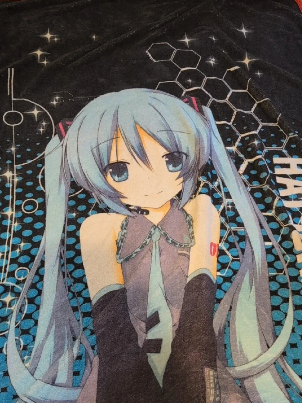 Hatsune Miku Plush Throw Blanket - Black & Blue